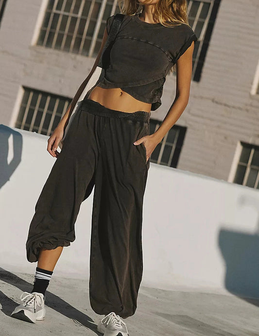 Black Ladies Solid Color Crop Top and Pants Set image 1