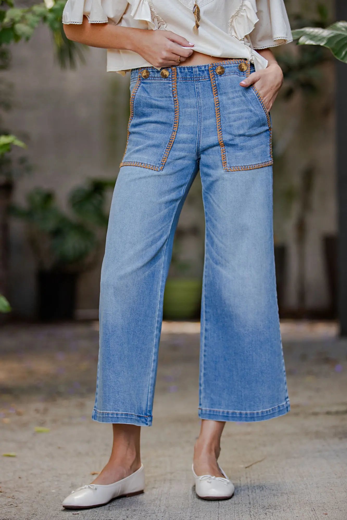 Whipstitch Pocket Cropped Pants