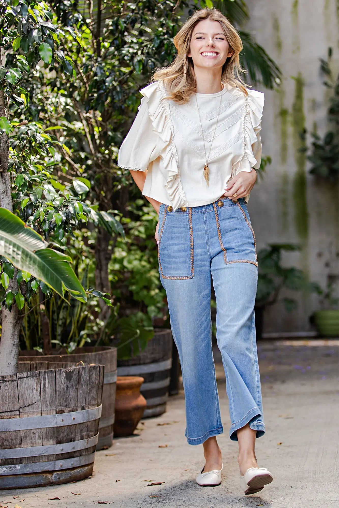 Whipstitch Pocket Cropped Pants
