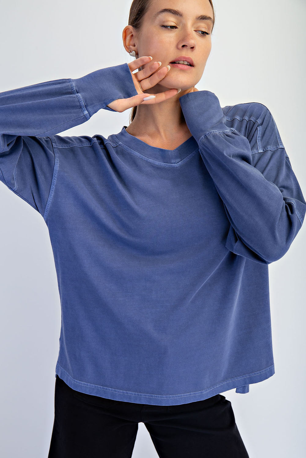 NAVY PIGMENT WASHED COTTON V-NECK TOP image 0