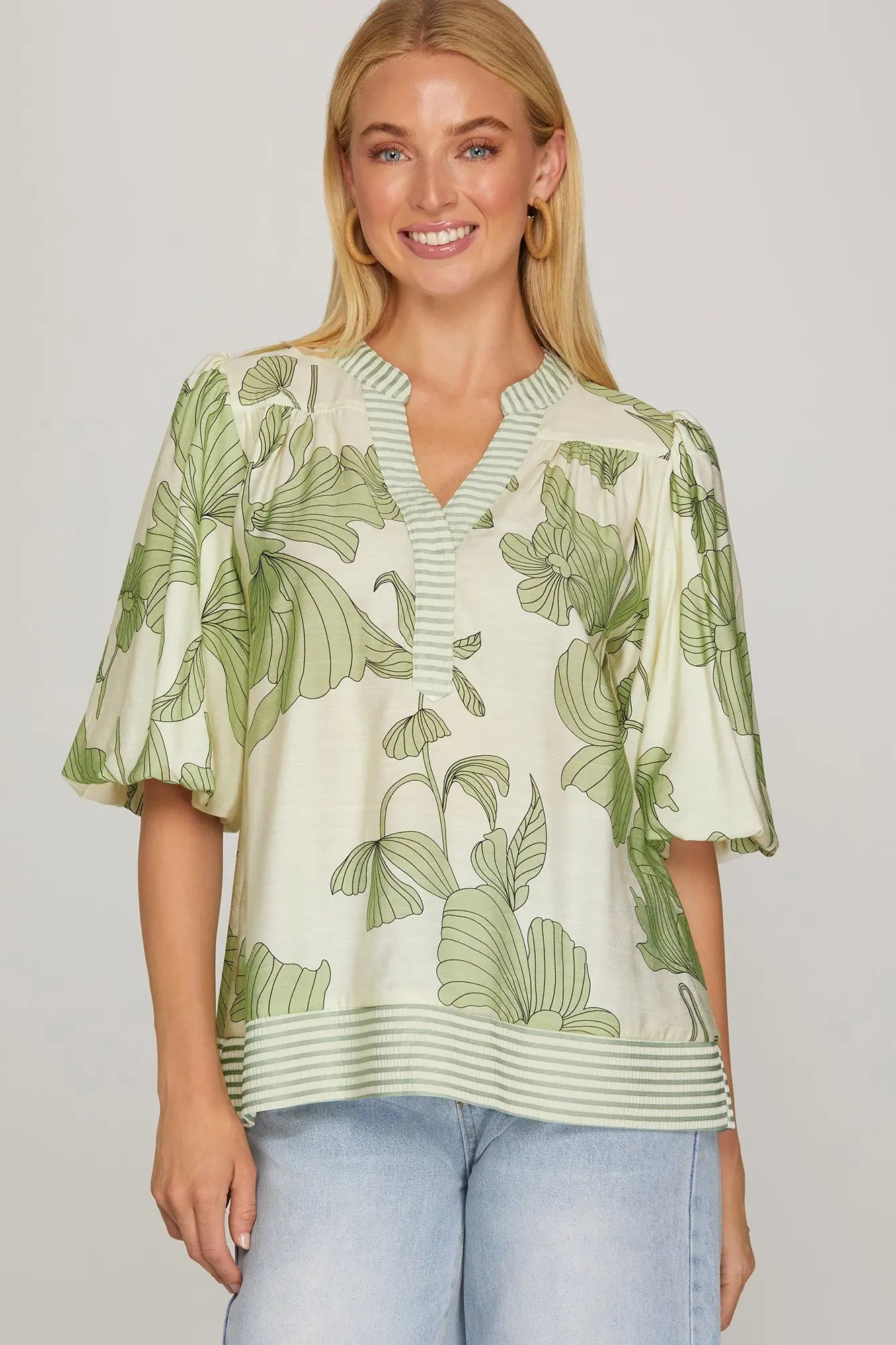 BUBBLE SLEEVE FLORAL WOVEN TOP image 2