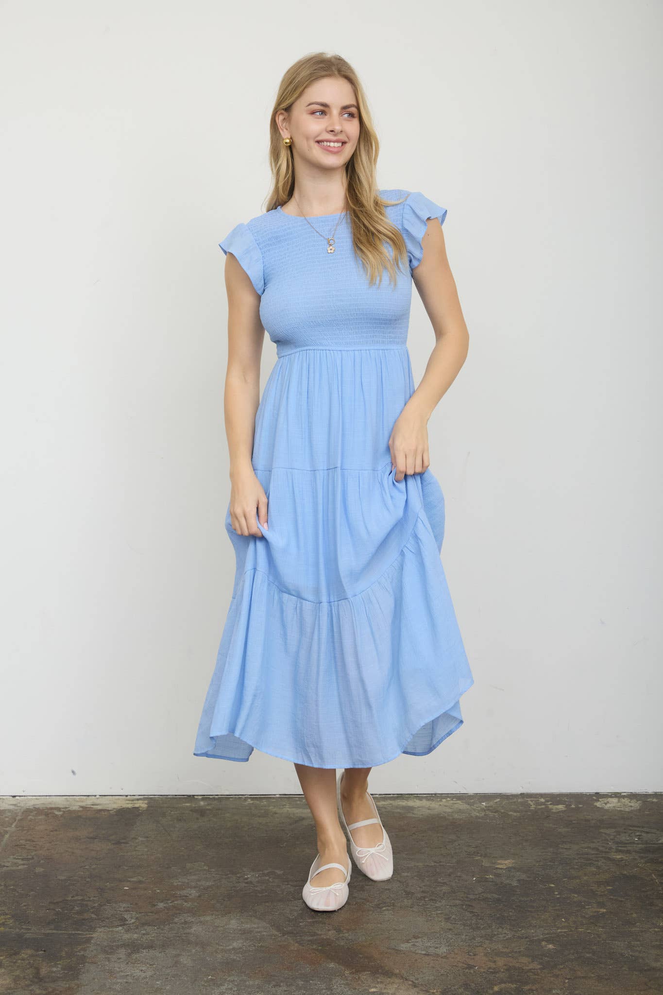 TIERED SMOCKED SHORT SLEEVE MIDI DRESS