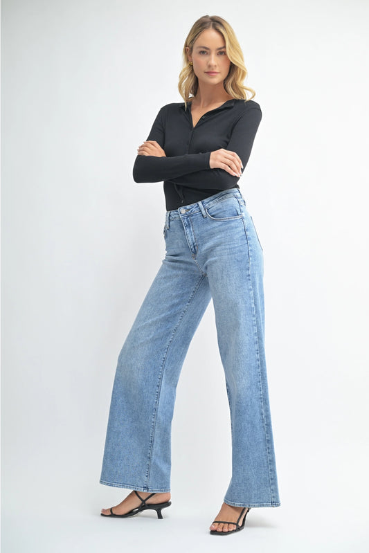 Med - Stretchy Wide Leg Jeans image 0