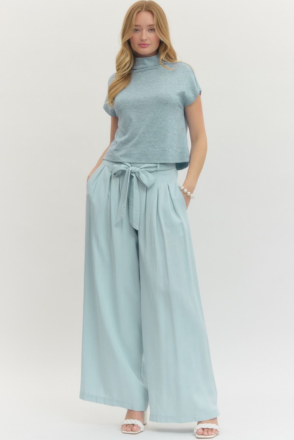 Solid Knit Mock Neck Pullover Top