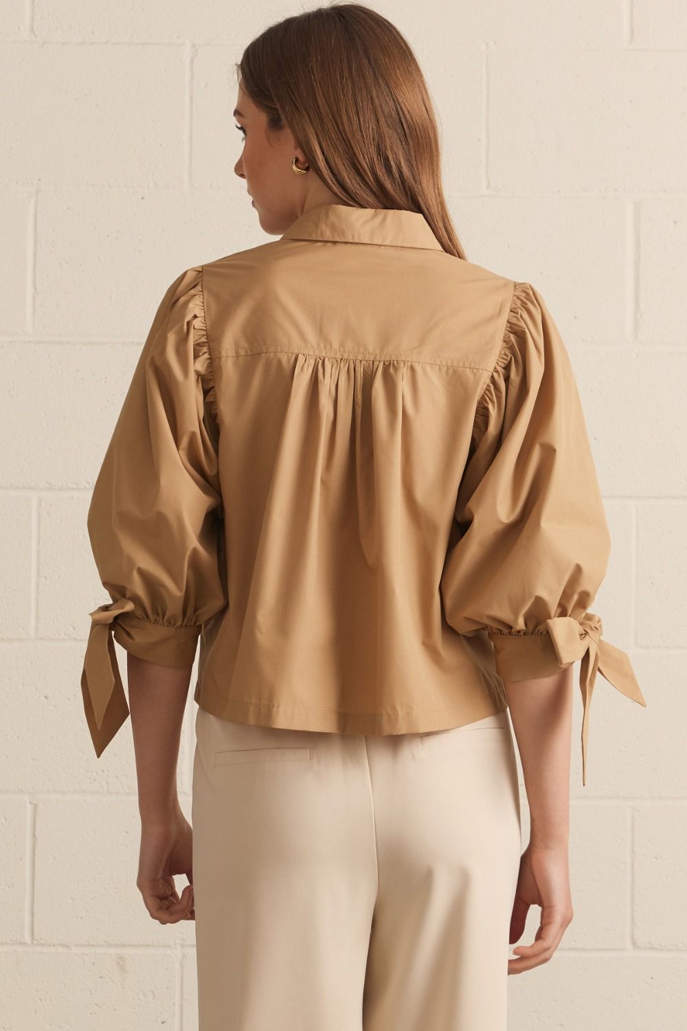 Solid 3/4 Sleeve Top with Scallop Accent