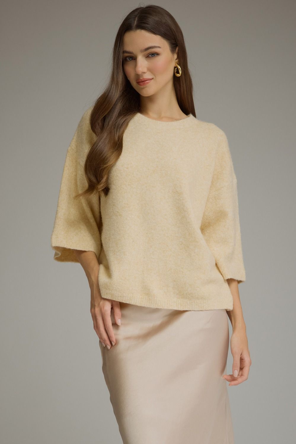 Solid 3/4 Sleeve Sweater Round Neck