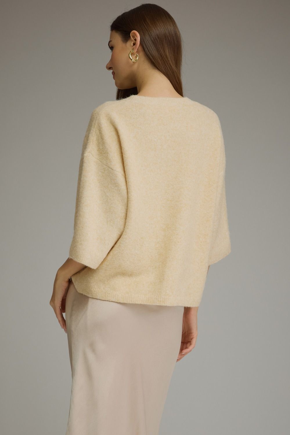 Solid 3/4 Sleeve Sweater Round Neck